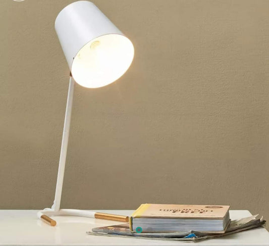 Color in detail: White and Gold Main material: Metal Main cover color: White Main cover material: Metal Bulb included: No Number of sockets: 1 Needs installation: No Warranty: One Year Country of Origin: Egypt