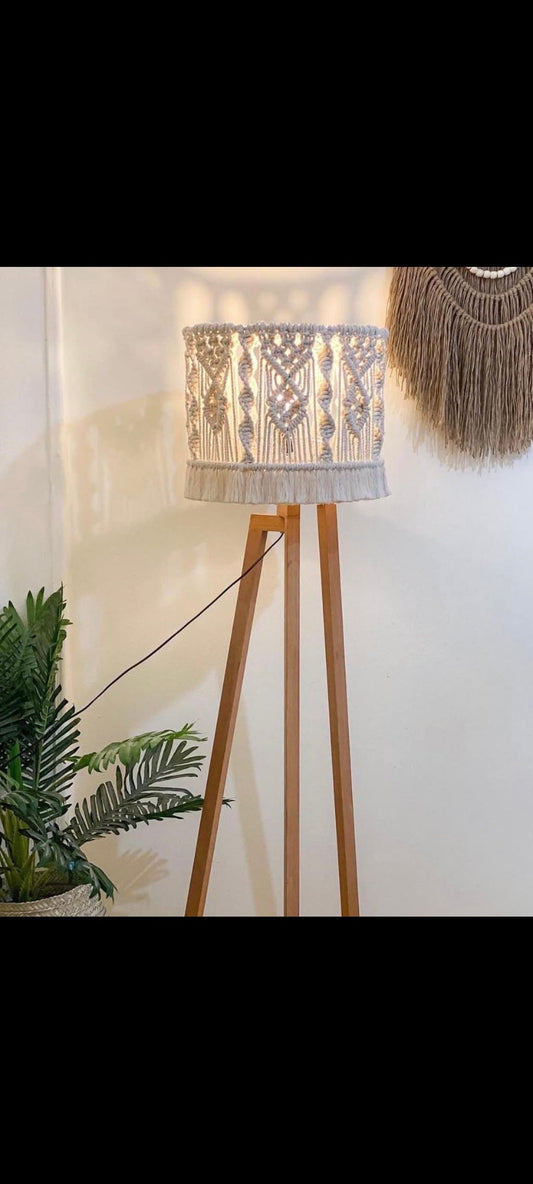 Beech wood floor lamp with beige fabric